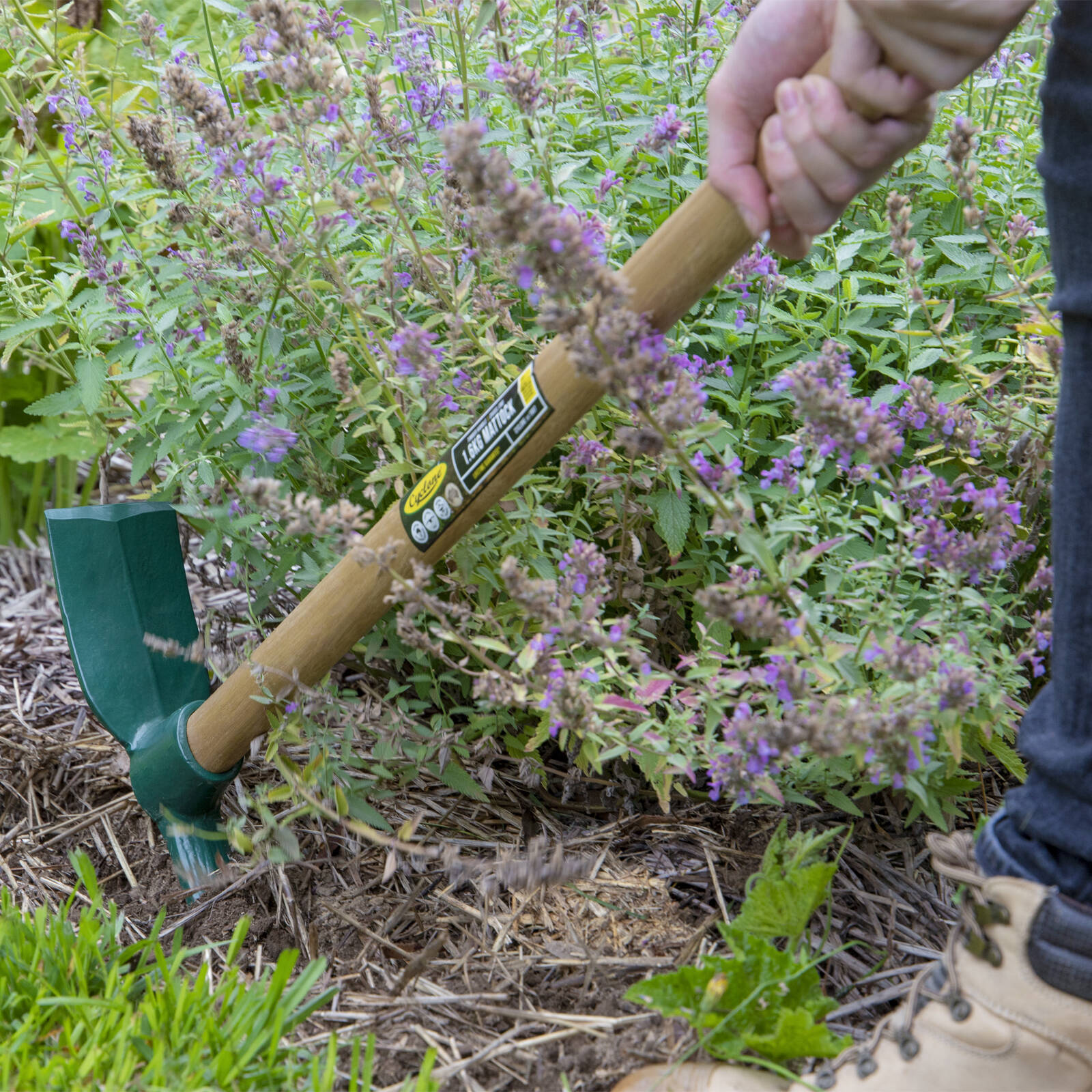 Cyclone 1.6kg Chisel End Garden Mattock - Image 2 of 3