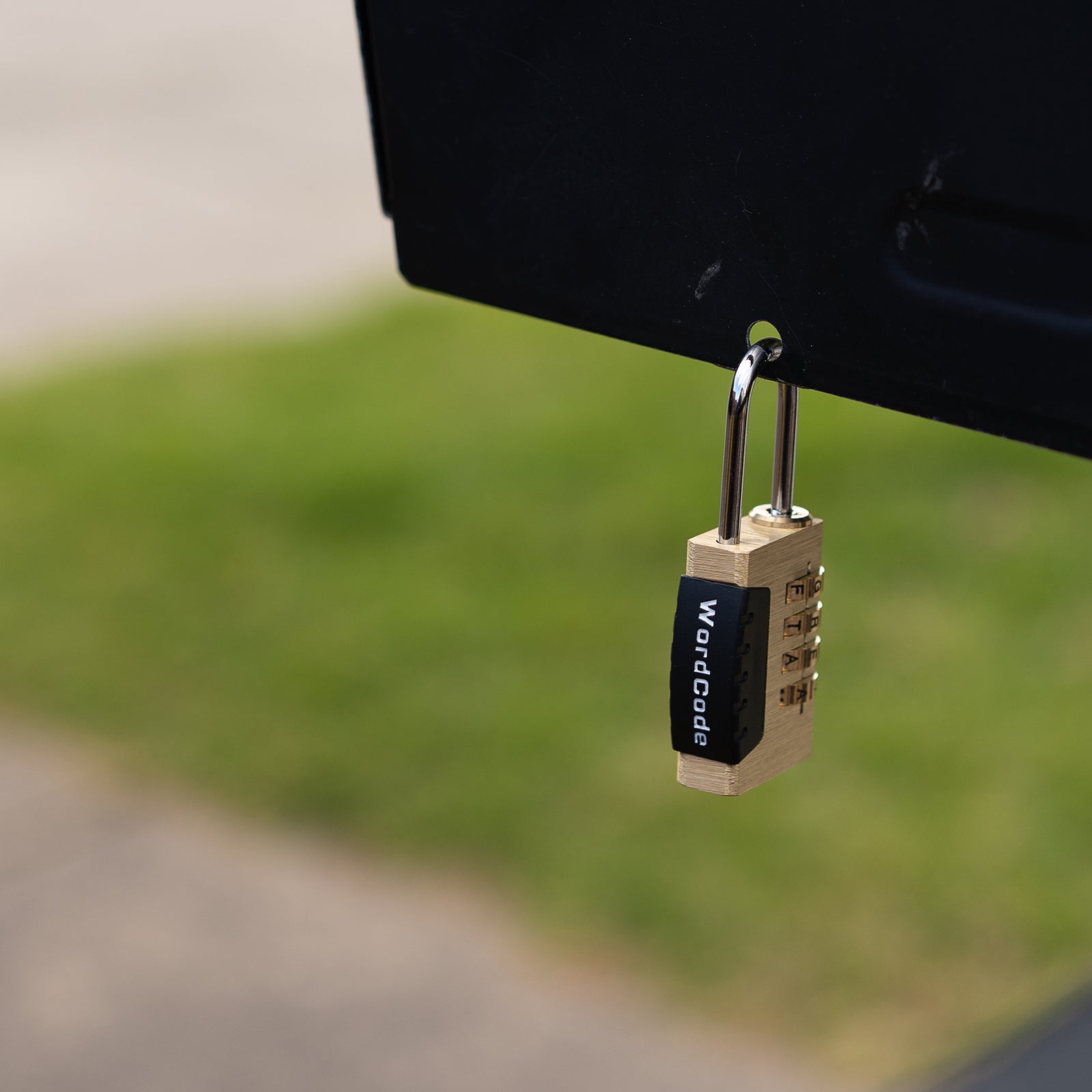Wordcode 24mm Brass 4 Dial Resettable Padlock - Image 4 of 10