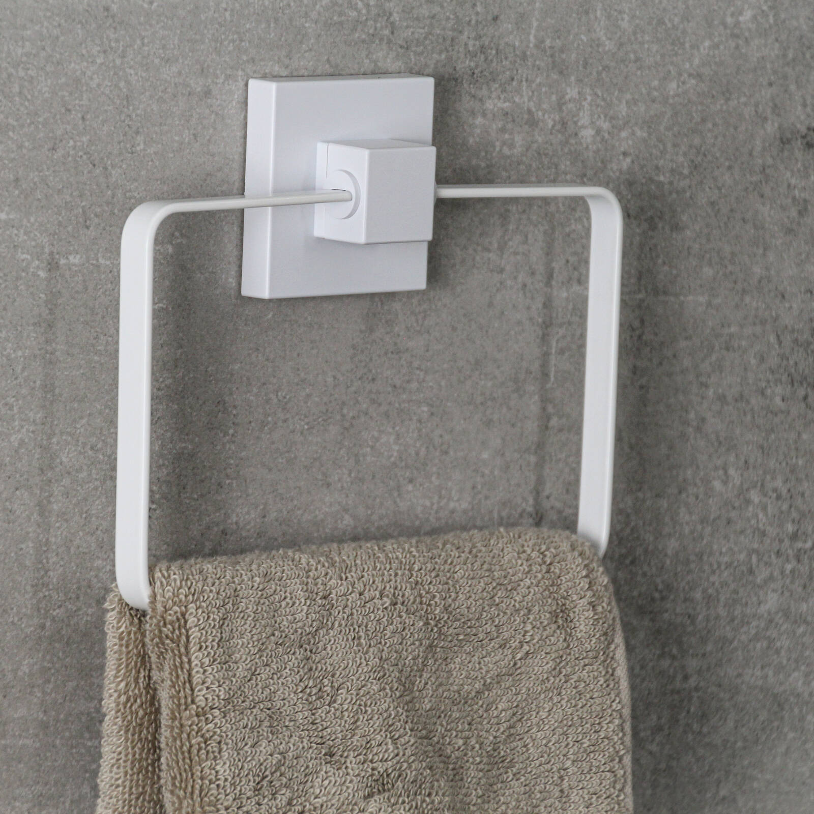 Fusion-Loc Matte White Style Suction Towel Ring - Image 2 of 3