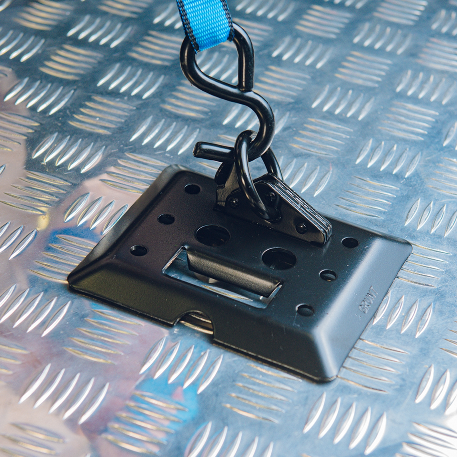 GRUNT Black E-Track Versatile Fixing Plate - Image 3 of 10