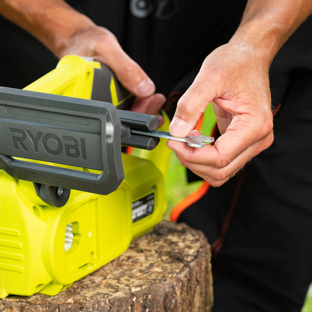 RYOBI 18V ONE+ 8" (203mm) Pruning Chainsaw Tool Only - Image 9 of 9