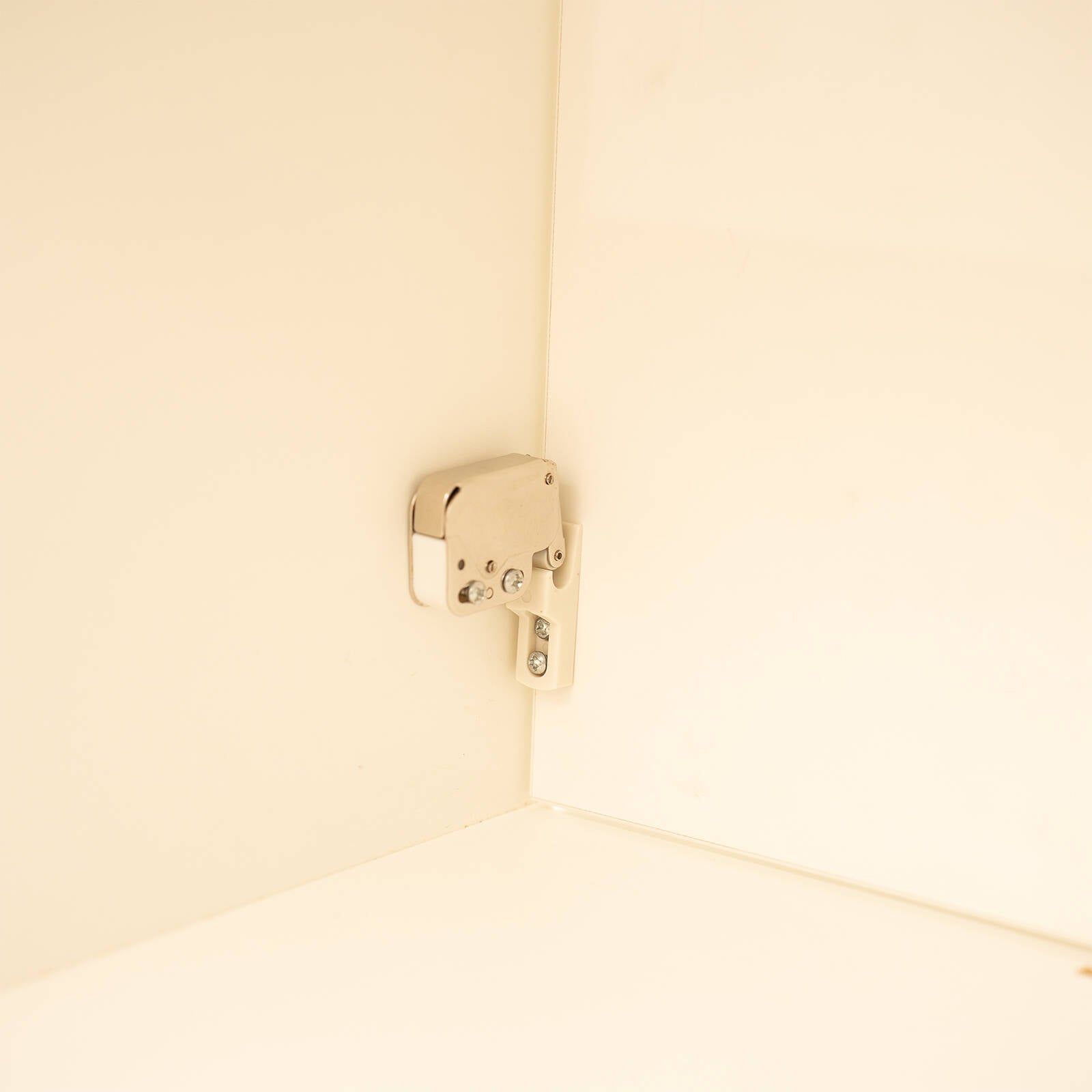 Taskmaster 37mm White Slimline Mini Latch - Image 4 of 6