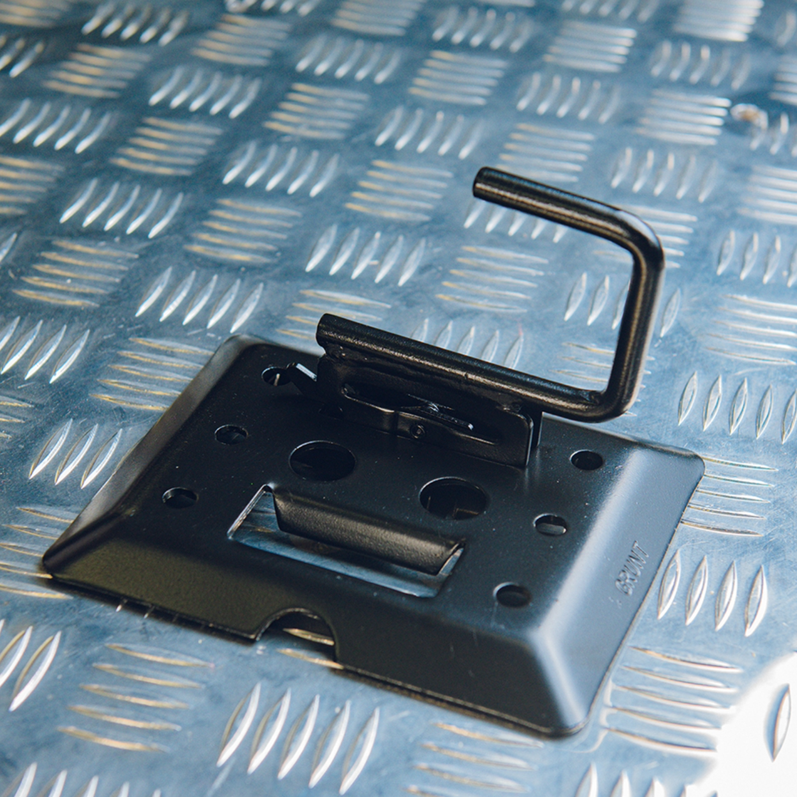 GRUNT Black E-Track Fitting with J Hook - Image 3 of 10
