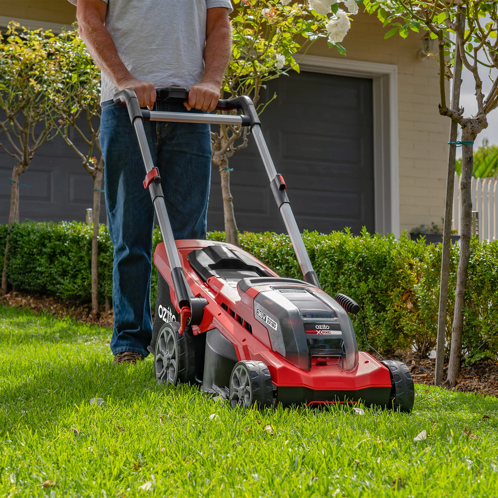 Ozito PXC 36V (2 x 18V) 380mm Brushless Lawn Mower 4.0Ah Kit PXBTMK-2438 - Image 5 of 9