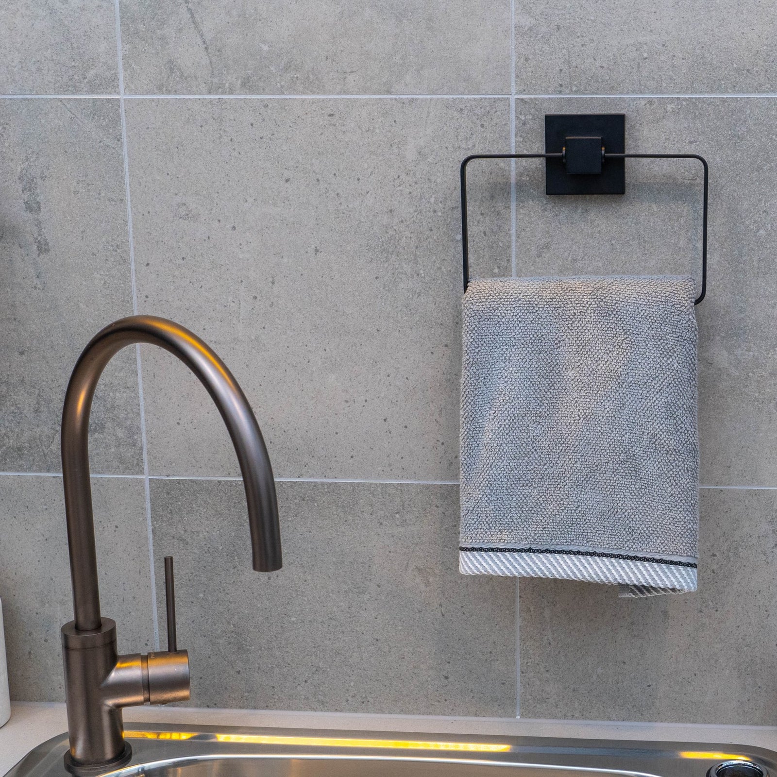Fusion-Loc 13kg Suction Bathroom Towel Ring - Image 3 of 4