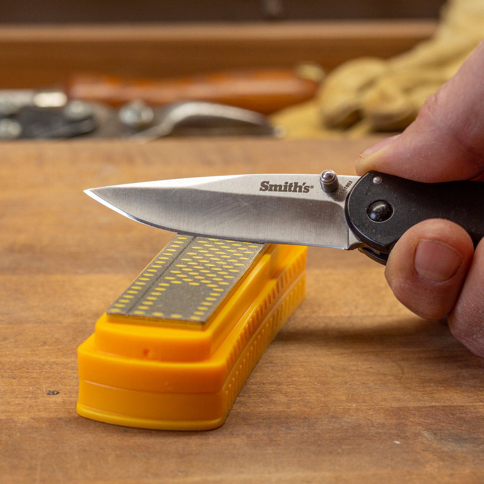 Smith's 4" Diamond Sharpening Stone with Cover - Coarse - Image 4 of 10