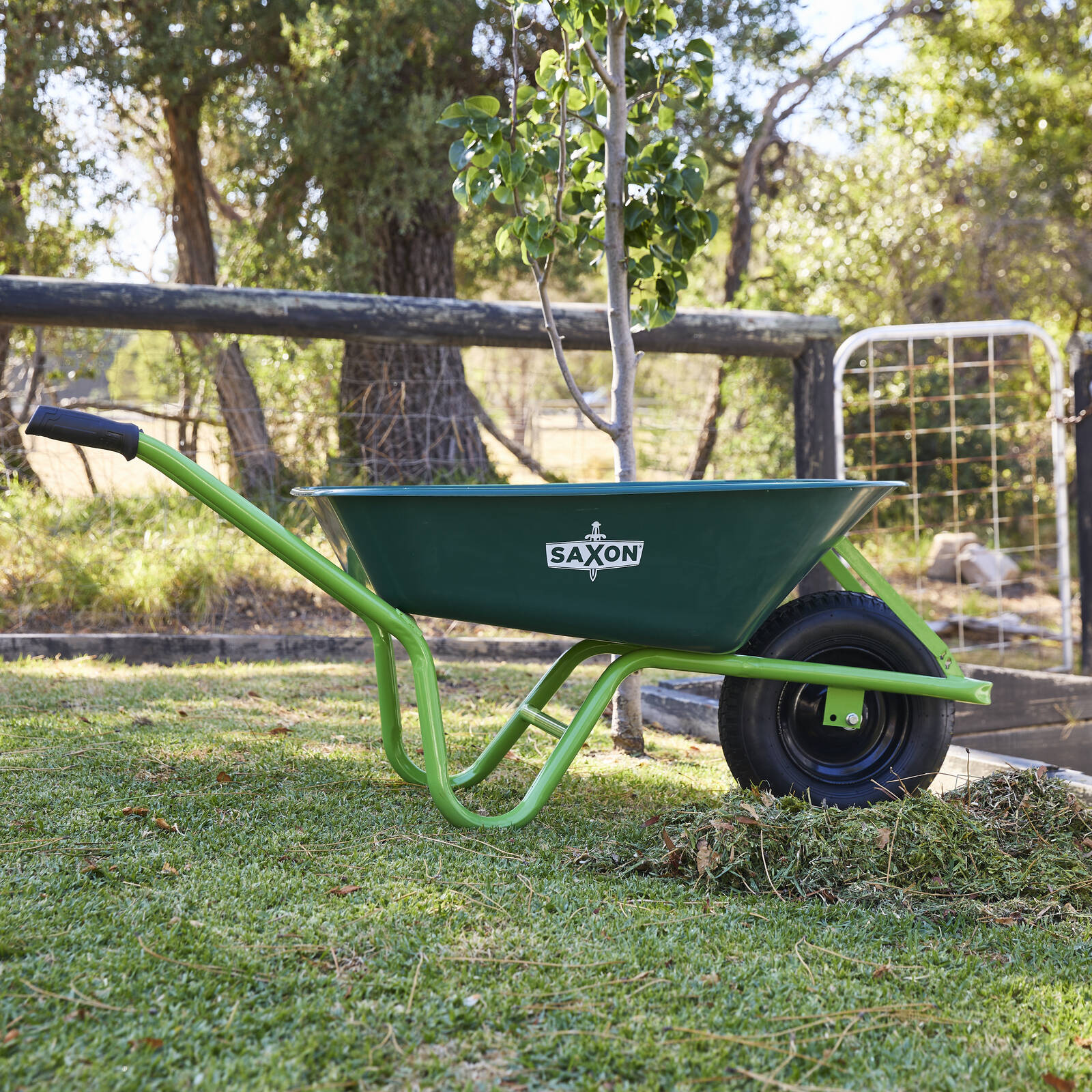 Saxon 14" Green Pix and Mix Wheelbarrow Wheel - Image 6 of 12