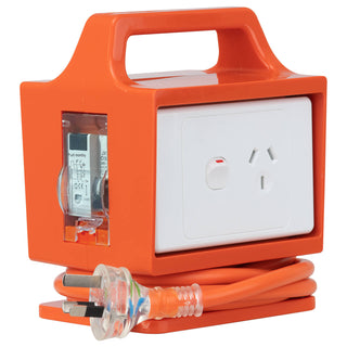 Arlec 10A To 15A Single Outlet Power Adaptor