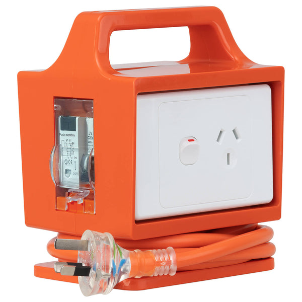Arlec 10A To 15A Single Outlet Power Adaptor