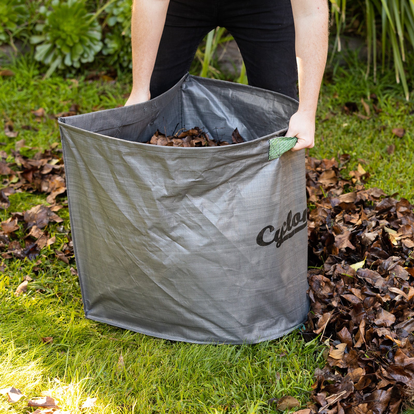 Cyclone 170L Half Moon Garden Bag - Image 6 of 6