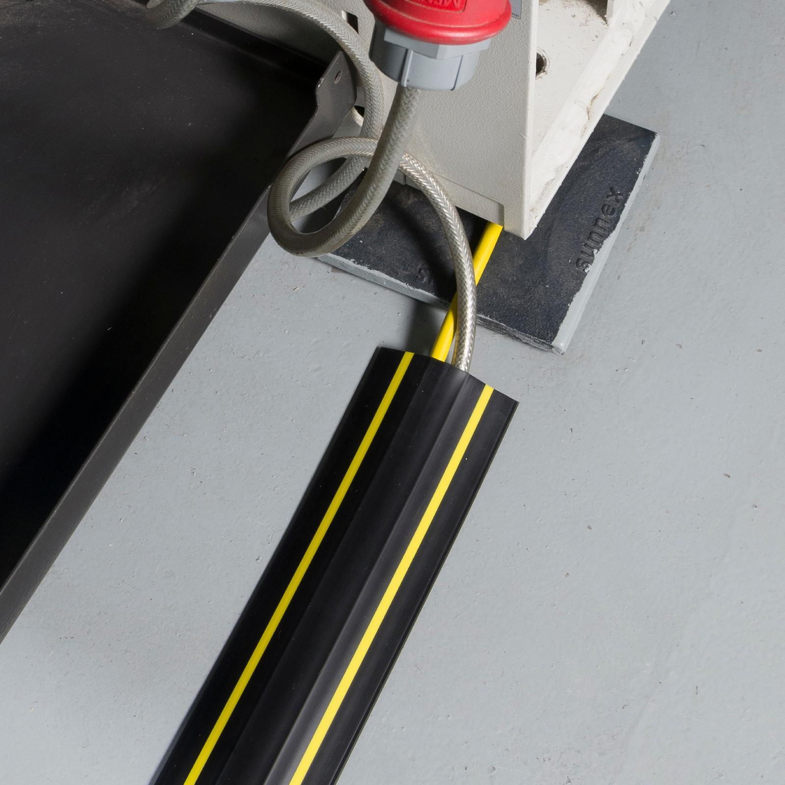 D-Line 30 x 10mm 1.8m Black And High Visibility Yellow Medium Duty Floor Cover - Image 6 of 14