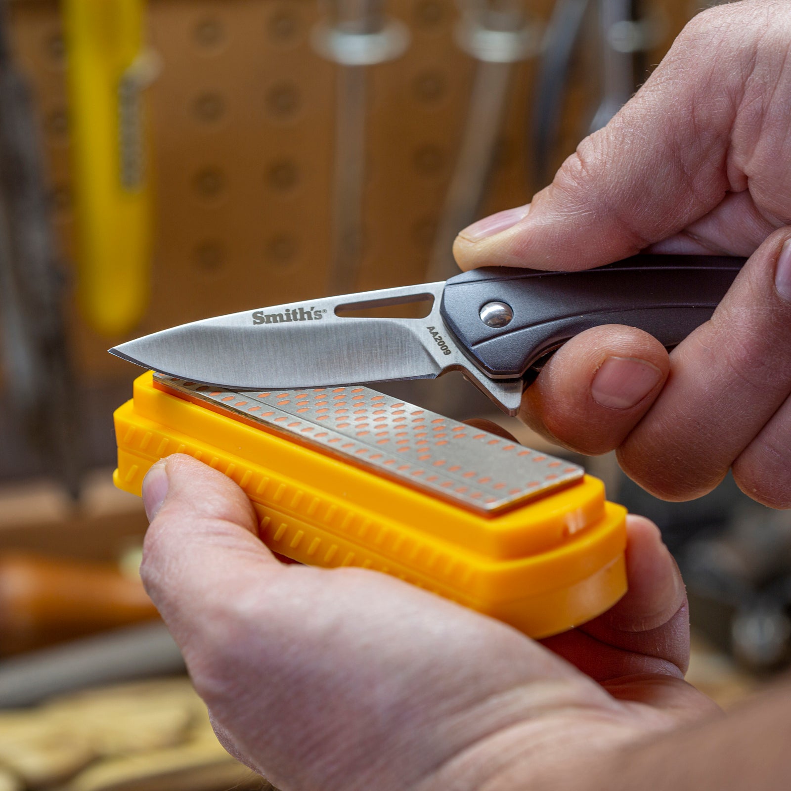 Smith's 4" Diamond Sharpening Stone with Cover - Fine - Image 8 of 10