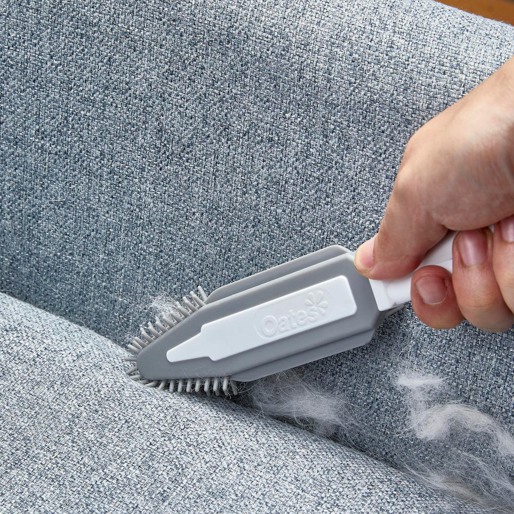 Oates_Electrostatic_Pet_Hair_Brush_3