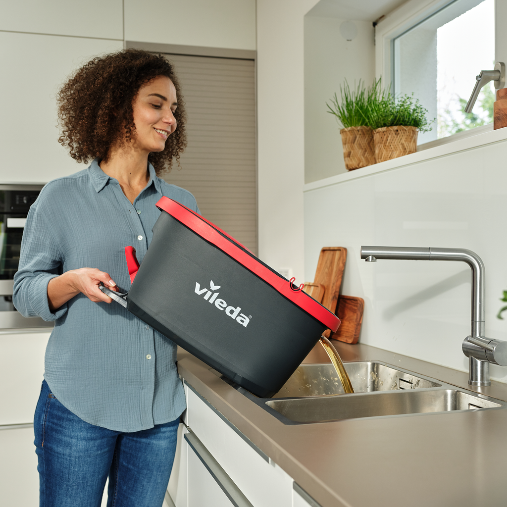 Vileda Easy Wring And Clean Turbo Mop With 2 Refills - Image 6 of 16