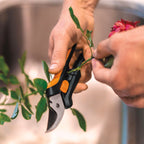 Fiskars SP14 Solid Pruning Floral Snip - Image 4 of 4