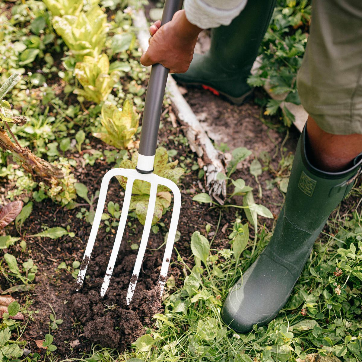 Fiskars White Digging Fork - Image 6 of 7