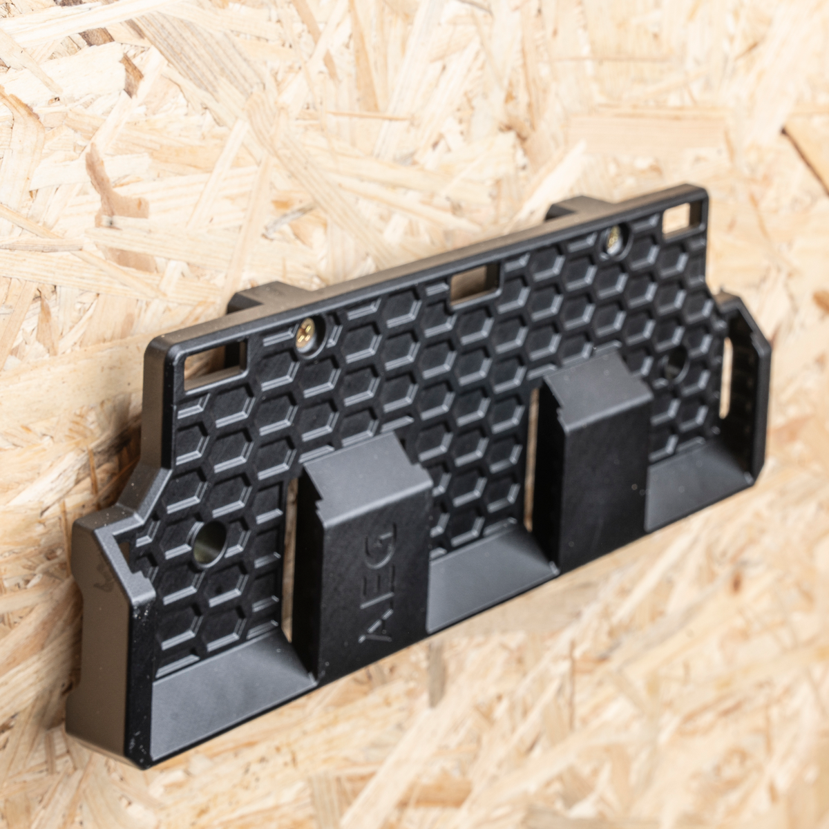 AEG 3 Port 18V Battery Holder - Image 2 of 8