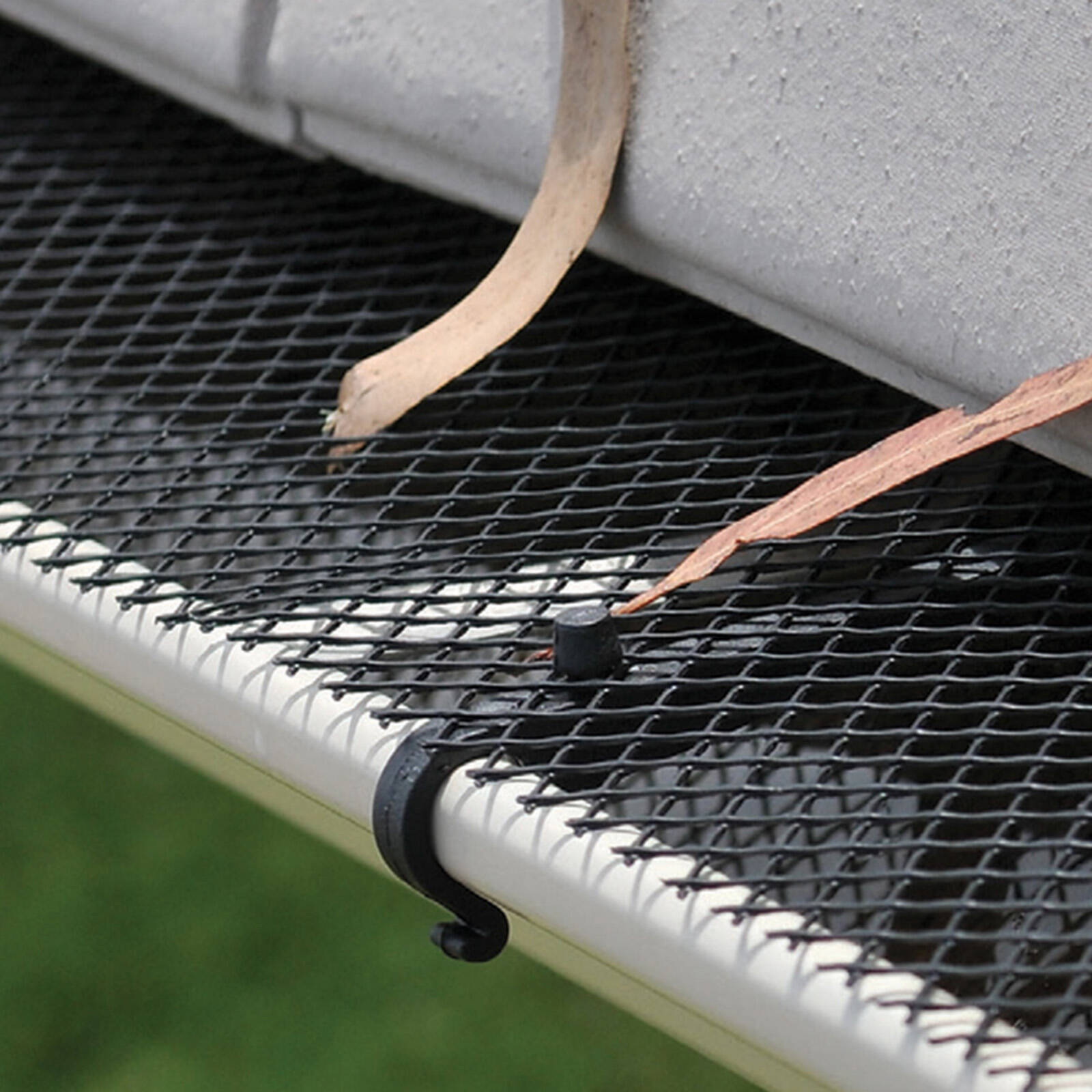 Jack 160mm x 6m Plastic Gutterguard Mesh With Clips - Image 3 of 4