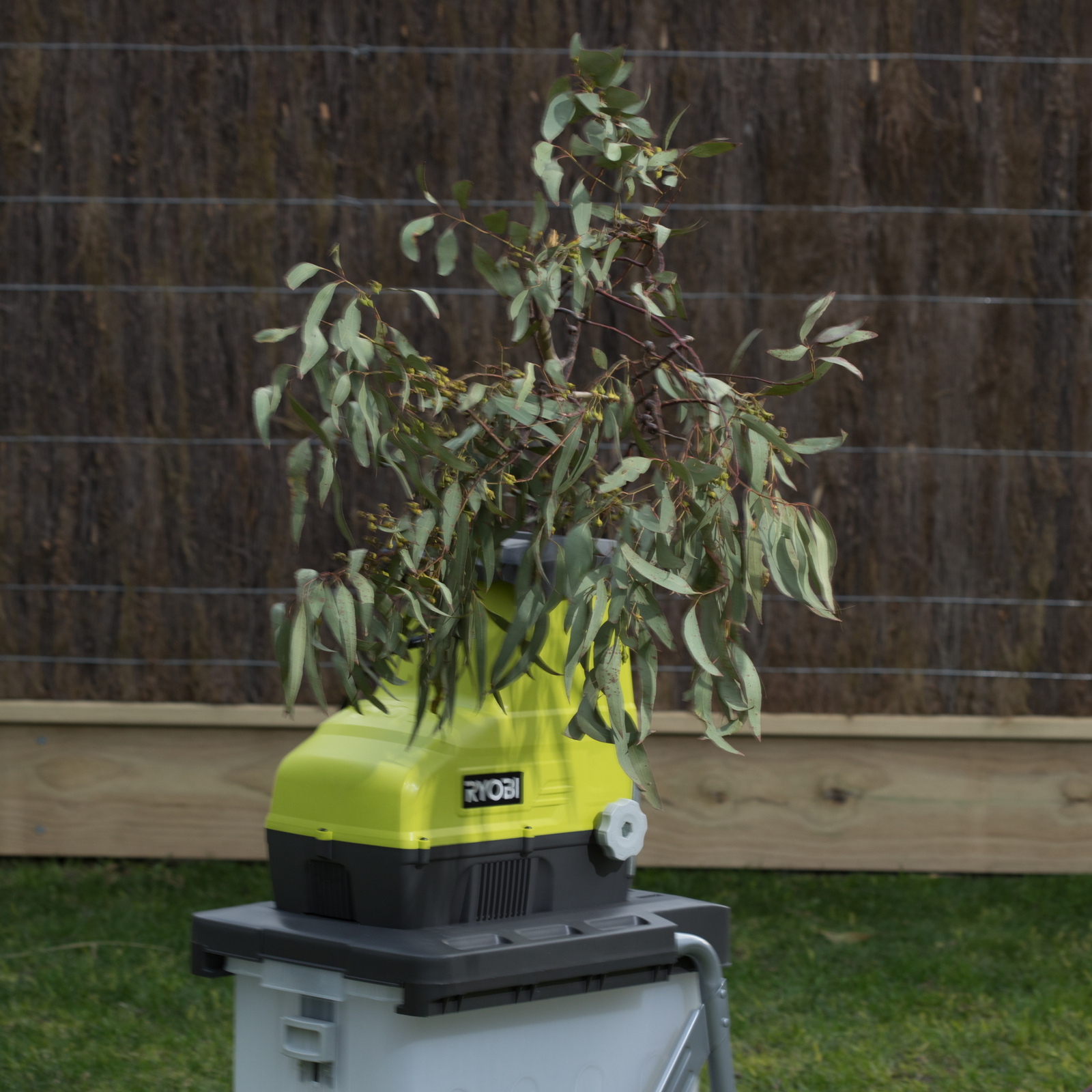 Ryobi AC 2400W Crushing Shredder - Image 6 of 6