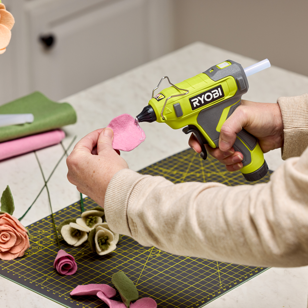 Ryobi USB Lithium Glue Tool 2Ah Kit - Image 6 of 10