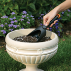 Fiskars Nyglass Potting Scoop - Image 2 of 2