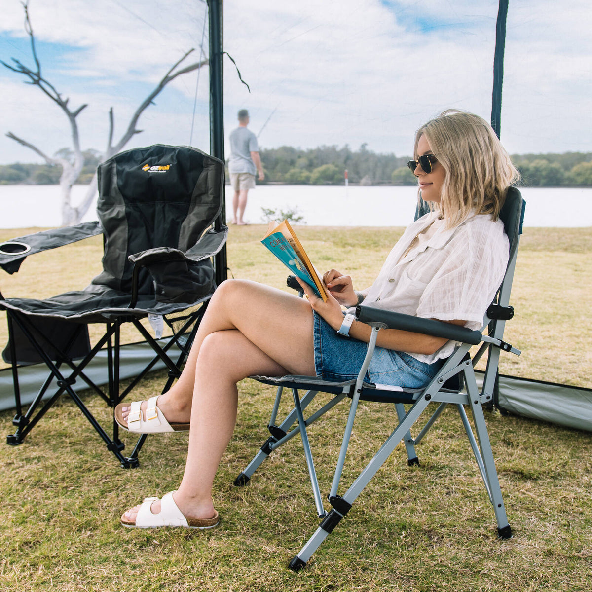 OZtrail 3m Quick Lock Lumos Gazebo w/mesh walls - Image 9 of 10