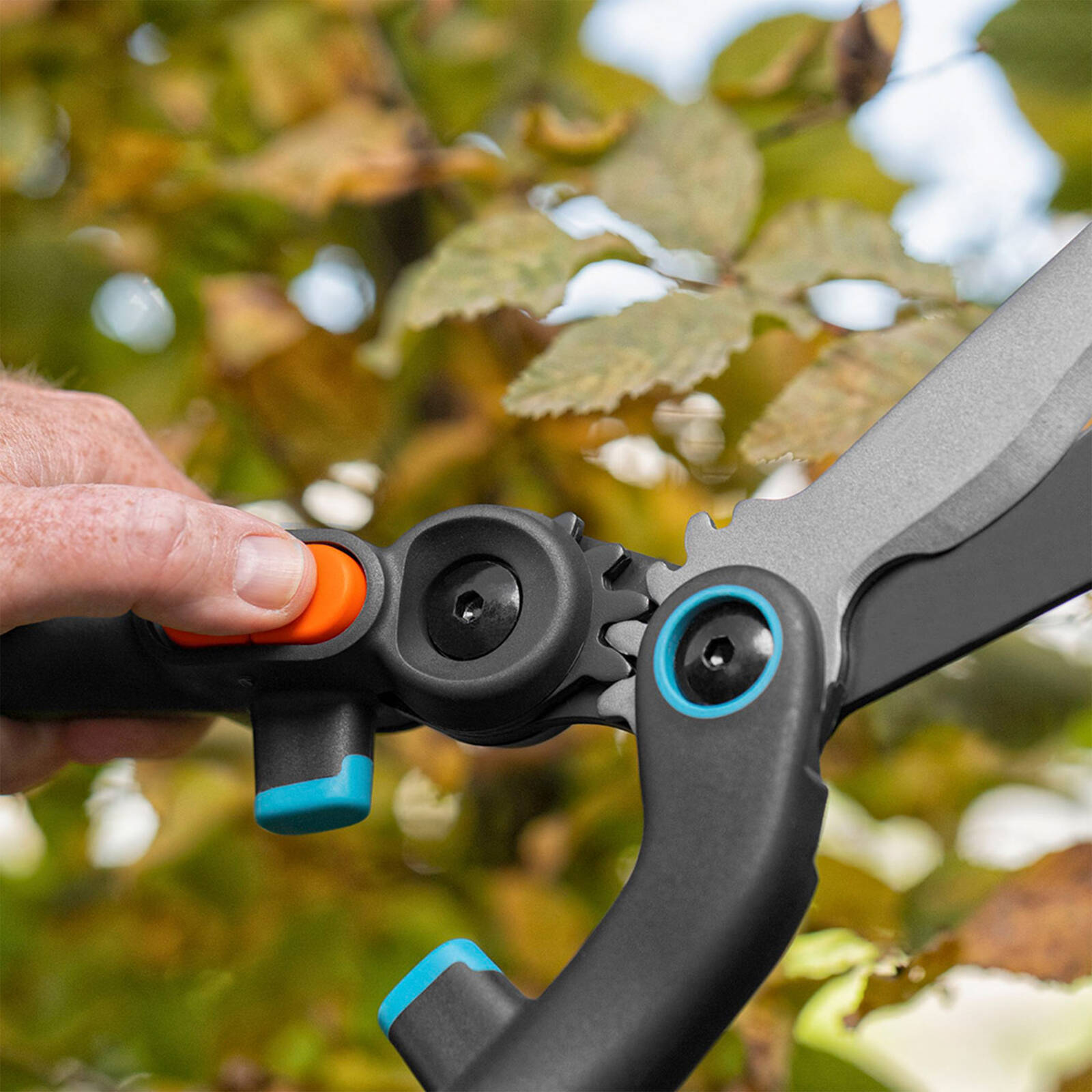 GARDENA 2in1 EnergyCut Hedge Clippers - Image 5 of 9
