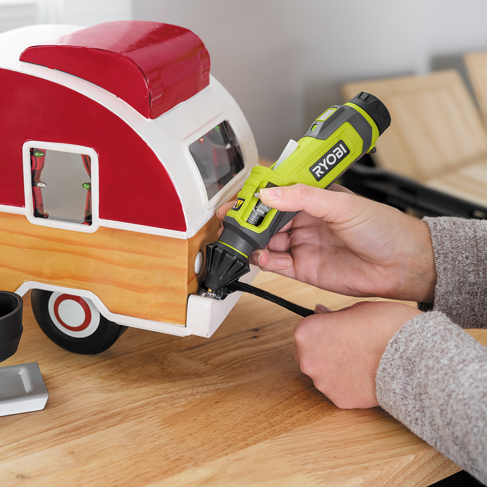 Ryobi USB Glue Pen 2Ah Kit RGP4K - Image 7 of 7