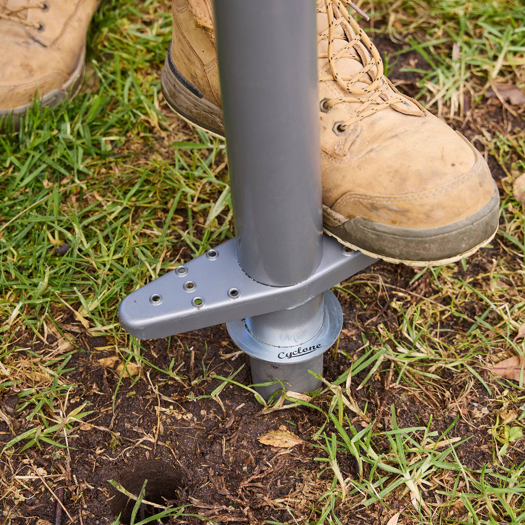 Cyclone Soil and Lawn Plugger - Image 5 of 11