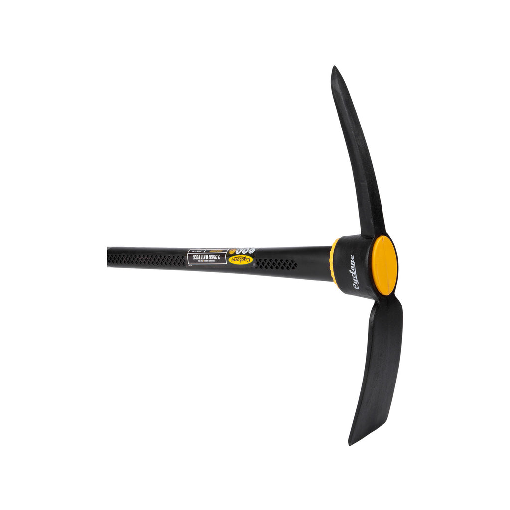 Cyclone 2.25kg Fibreglass Handle Mattock with Pick End - Image 3 of 6