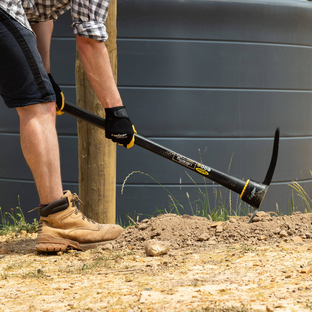 Cyclone 2.25kg Fibreglass Handle Mattock with Pick End - Image 6 of 6