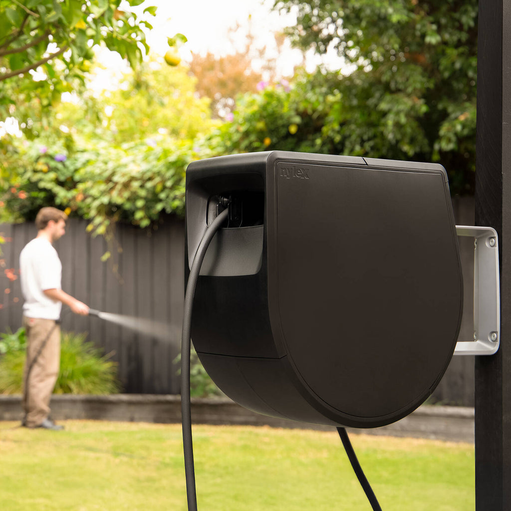 Nylex 30m Black Retracting Auto Reel - Image 2 of 5