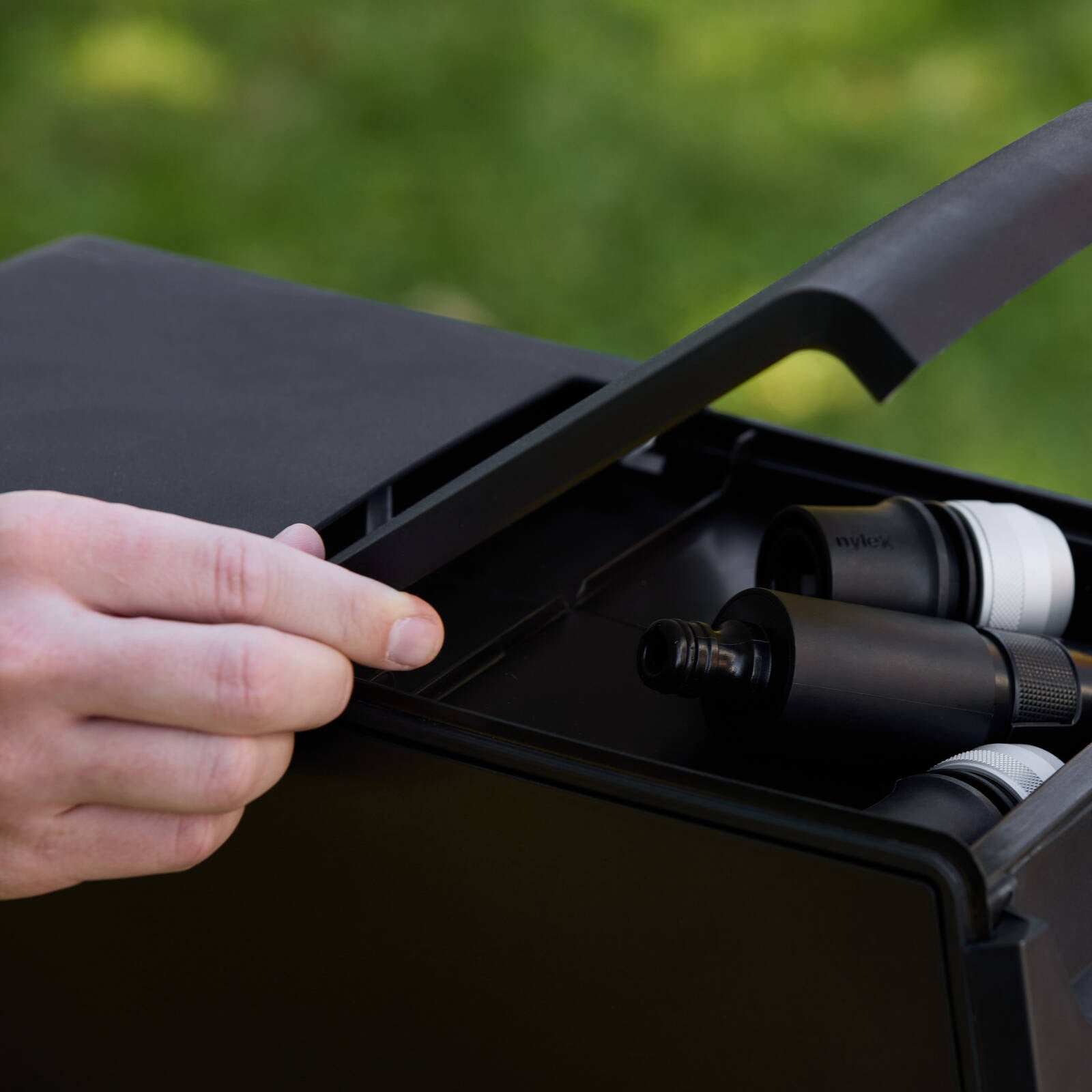 Nylex 30m Black Retracting Auto Reel - Image 5 of 5
